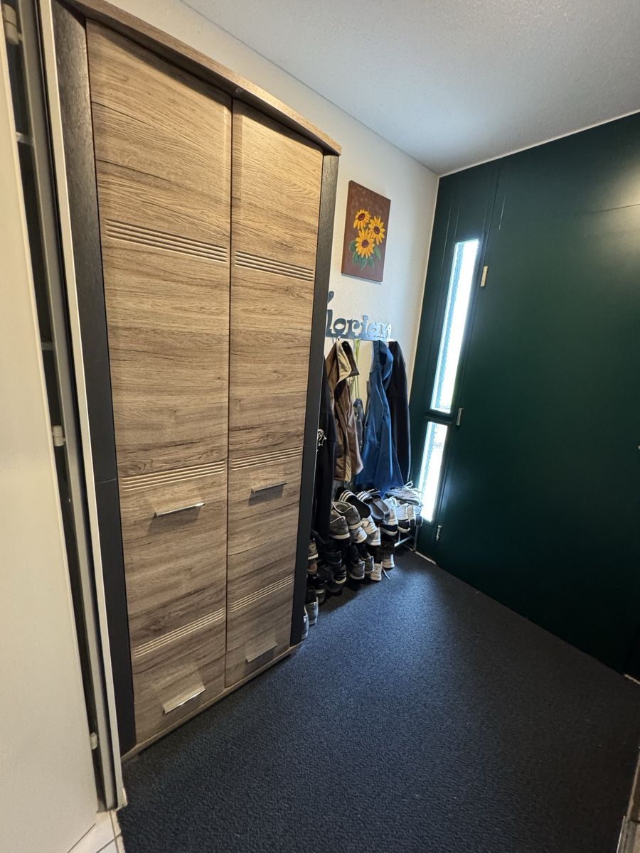 Guardaroba: Garderobenschrank mut Kommode und mit Sitzbank – Usato da Wolhusen venduto da Subi688 4