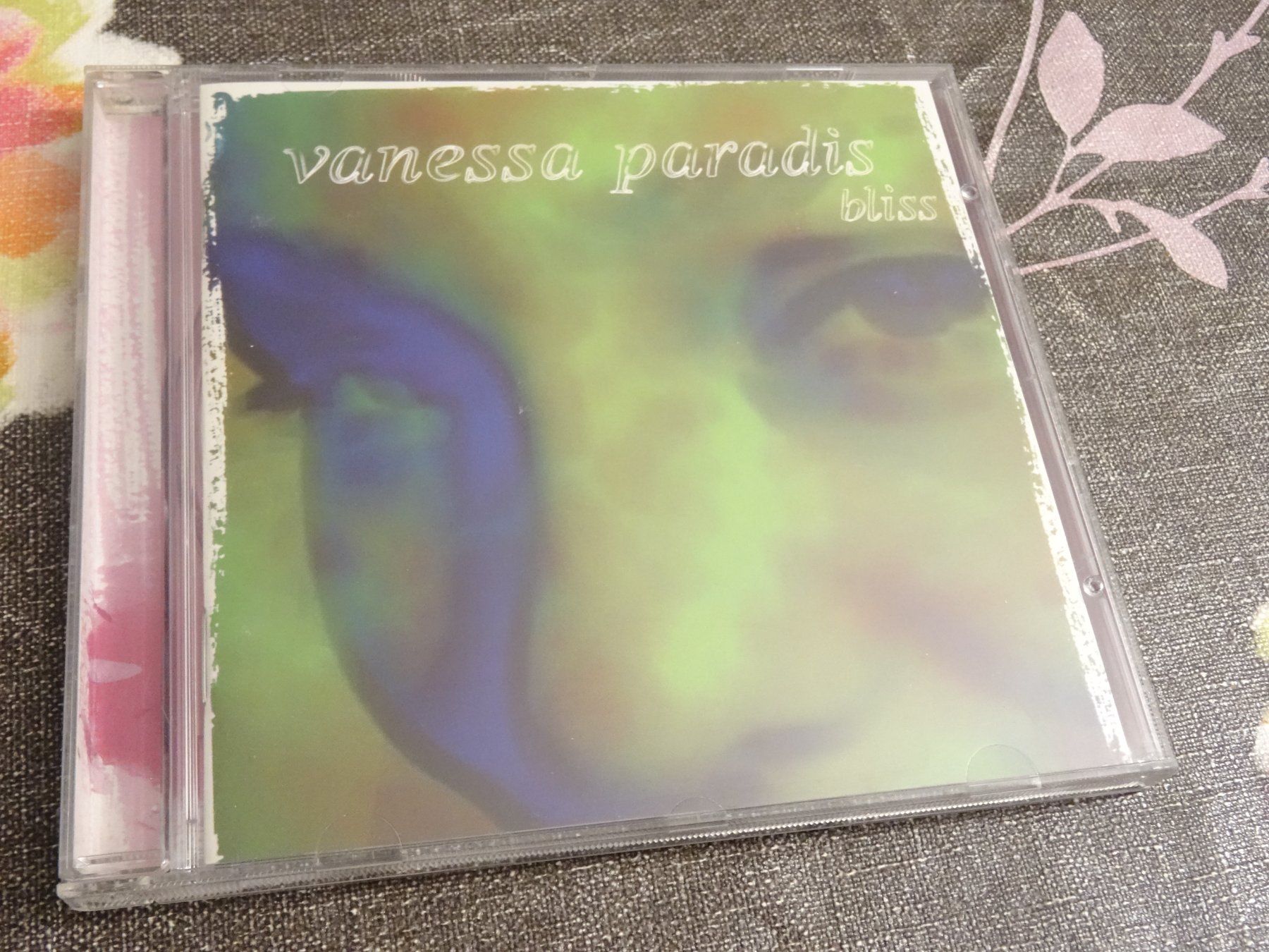 CD: Vanessa Paradis - Bliss CD – Usato da Olten venduto da Disc-Ausverkauf