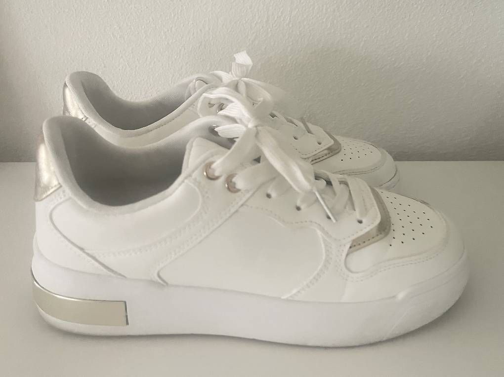 Scarpe da donna: Sneaker weiss/gold Gr. 39 Turnschuh – Usato da Reinach BL venduto da present4you 1