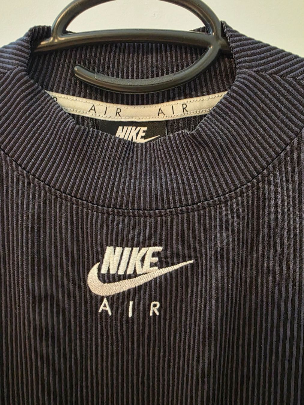 Nike T-shirts: Langarmshirt Nike – D'occasion à Rothenfluh par sel_j856 2