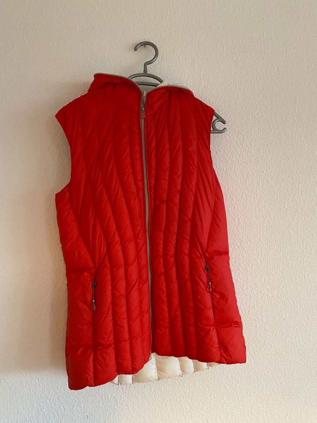 Gilet & Giacche senza maniche: Rote Daunenweste von Wild Roses, Grösse 38 – Usato da Rüschlikon venduto da Emma01