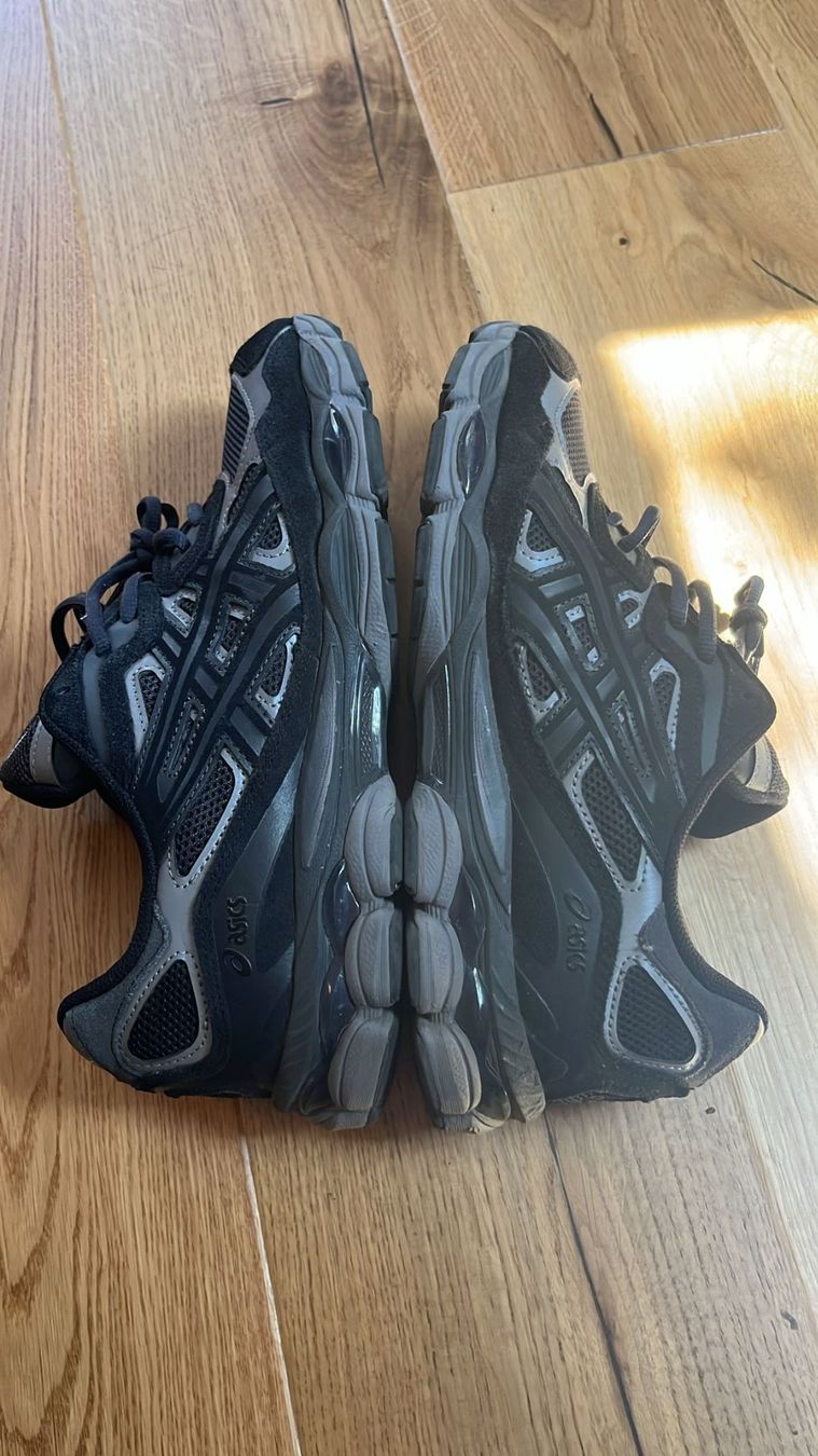 Asics Chaussures hommes: Asics Gel-NYC Graphite Grey/Black Gr.45 – D'occasion à Neuhausen par Rue_Trouvaille 2