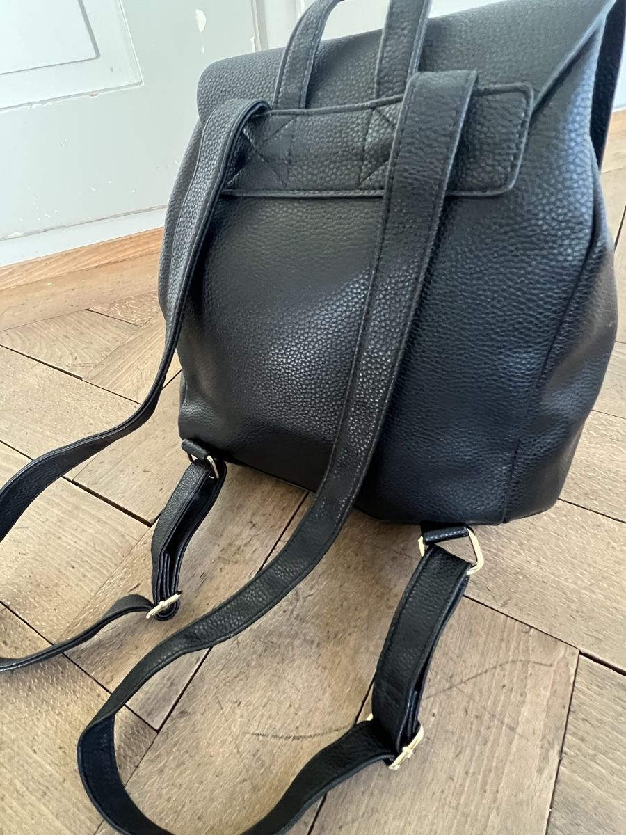 Zaini: Schwarzer Rucksack Kunstleder – Usato da Au ZH venduto da MoMaCo 4