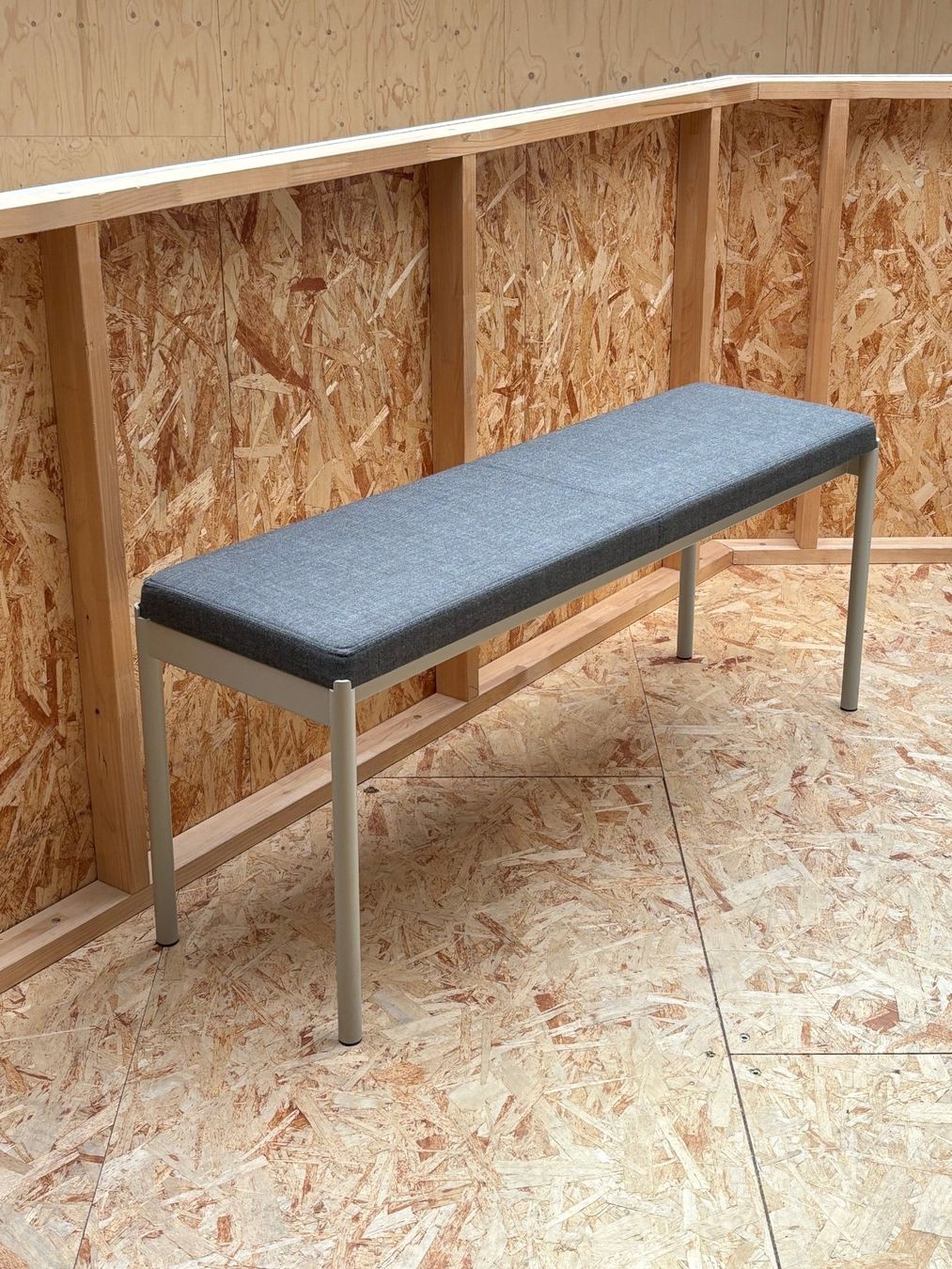 Bänke: Million MIES Bench – Design Bench – Gebraucht aus Zürich von QWSTION