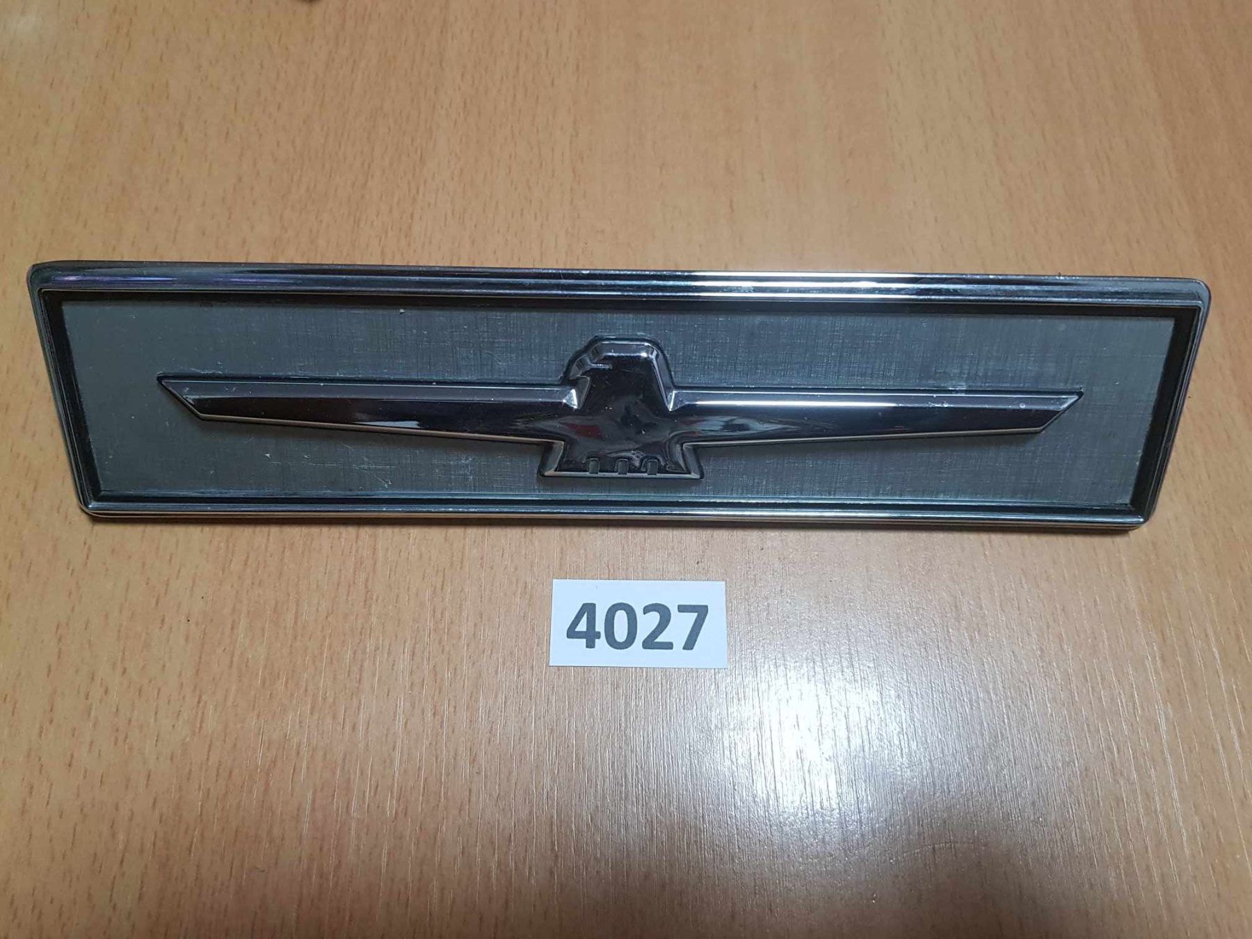 Ford Tutti pezzi di ricambio auto: Thunderbird  Emblem – Usato da Niedergösgen venduto da usc_l8gm
