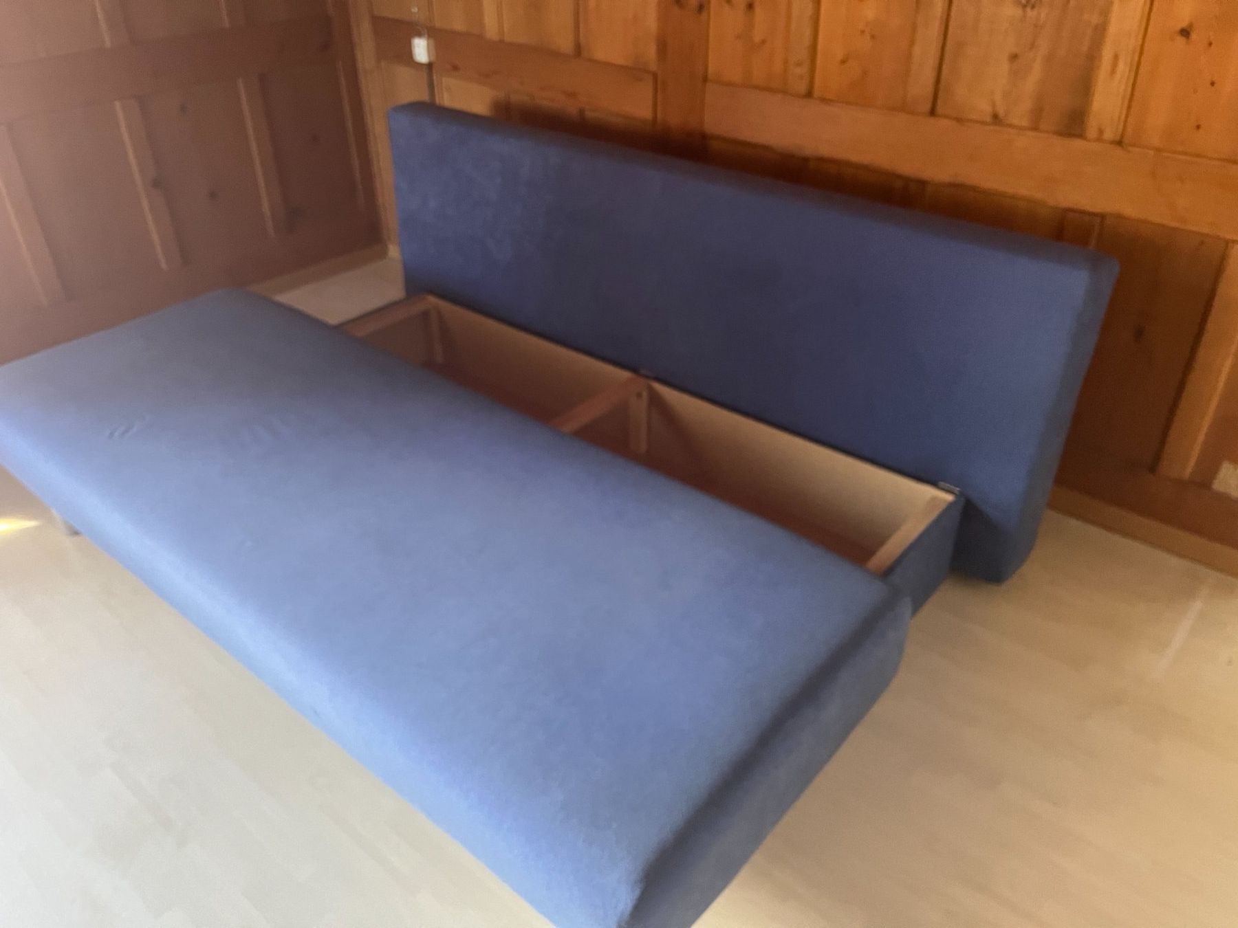 Sofas: Sofa / Bettsofa mit Salontisch – D'occasion à Gurmels par gosteli71 2