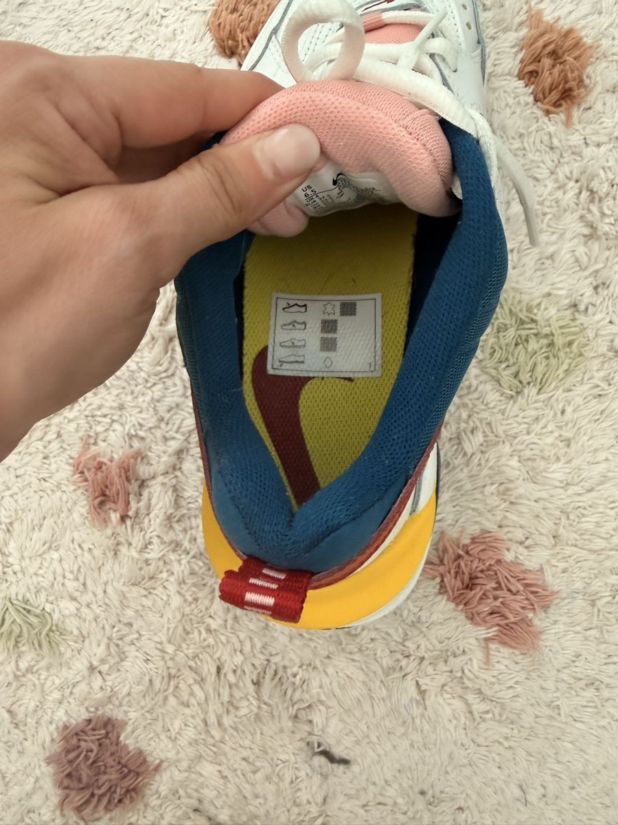 Nike Scarpe da donna: Nike Sportschuhe Gr.37.5 – Usato da Pratteln venduto da Samantha... 4