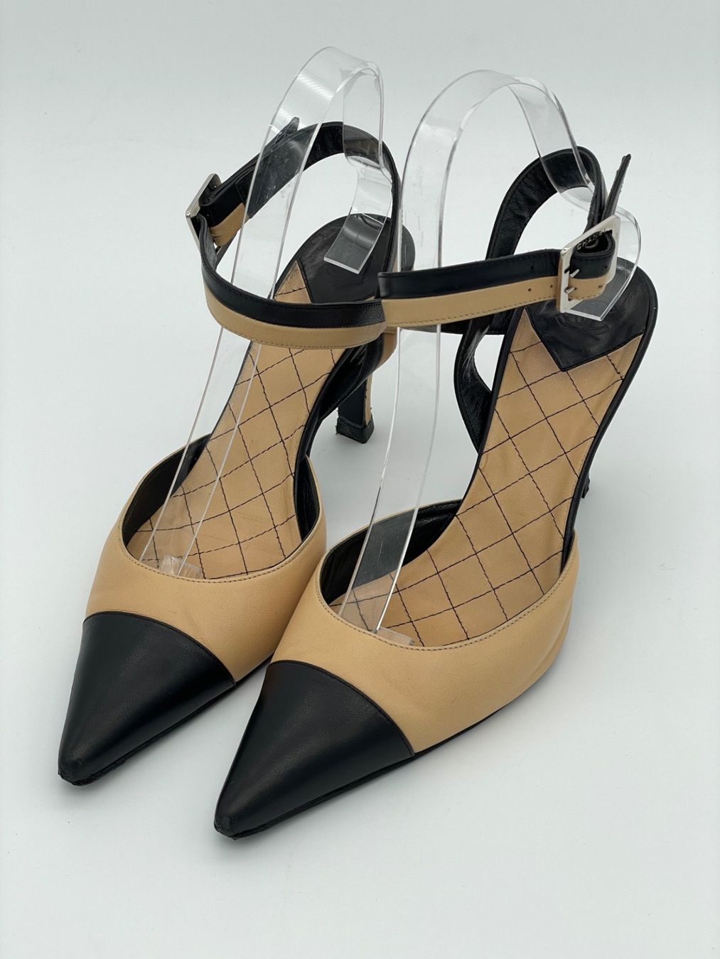 Chanel Scarpe da donna: Chanel Cap-Toe Ankle Strap Pump EU 36.5 Mehrfarbig – Usato da Zürich venduto da shoe_shop 2