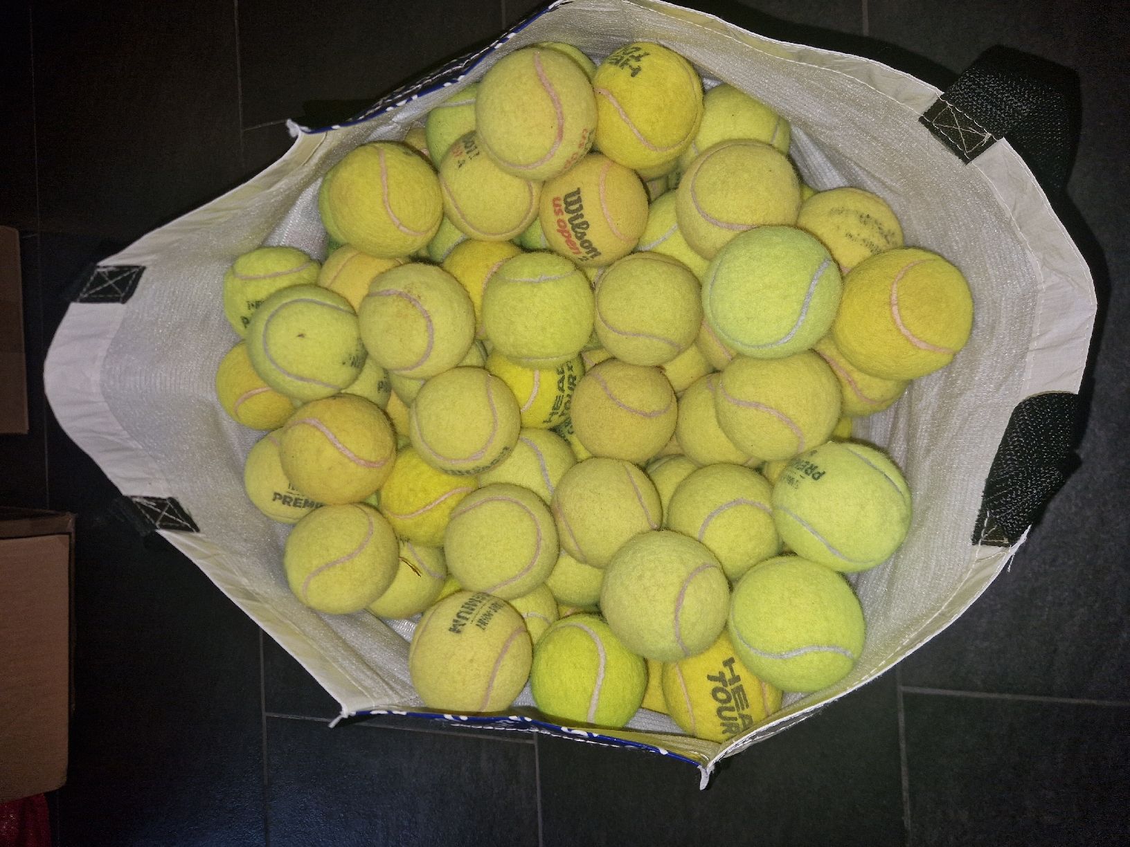 Palloni: 130 Gebrauchte Tennisbälle – Usato da Neftenbach venduto da Harry454