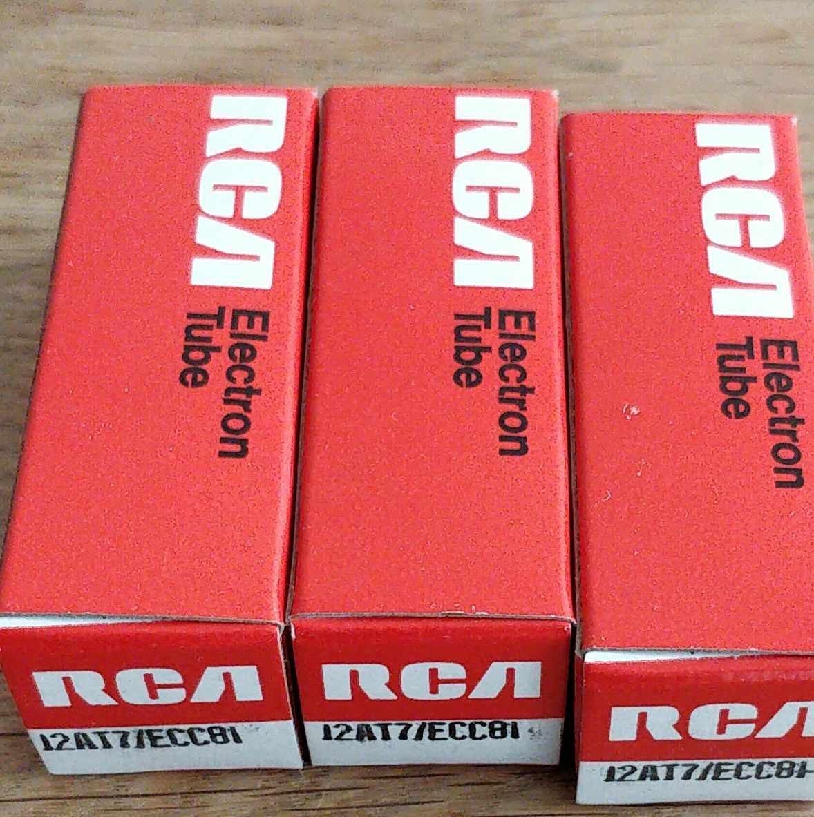 Componenti elettronici: 3 Tubes RCA 12AT7/ECC81 – Nuovo (secondo la descrizione) da Genève venduto da Dav_
