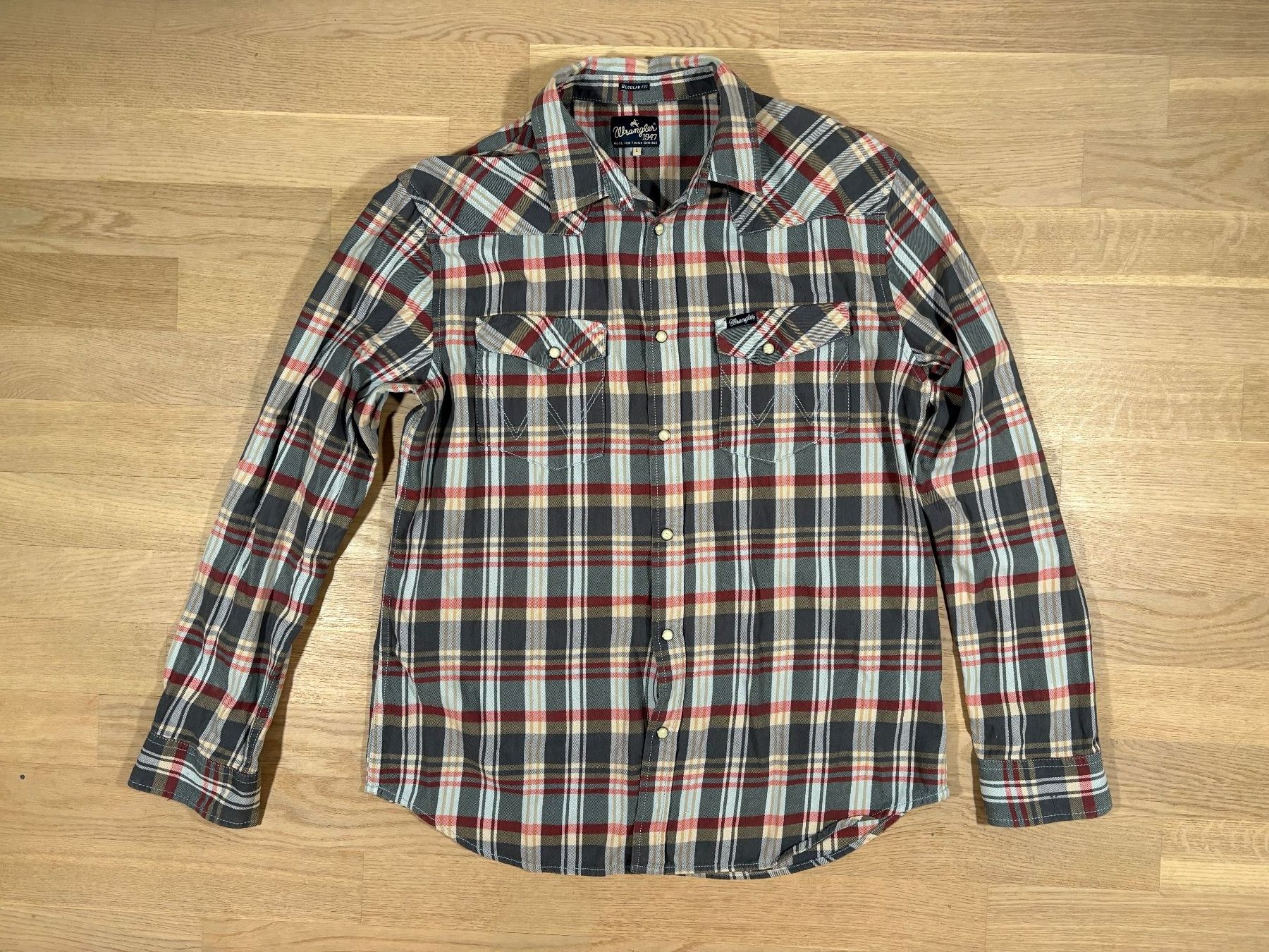 Hemden: Wrangler Hemd Holzfäller Stil - Pearl Snap – Gebraucht aus Elgg von Jo_Naj