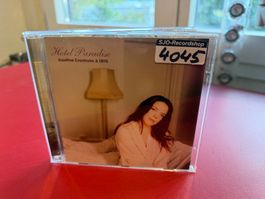 Josefine Cronholm & Ibis - Hotel Paradise - KA02BS