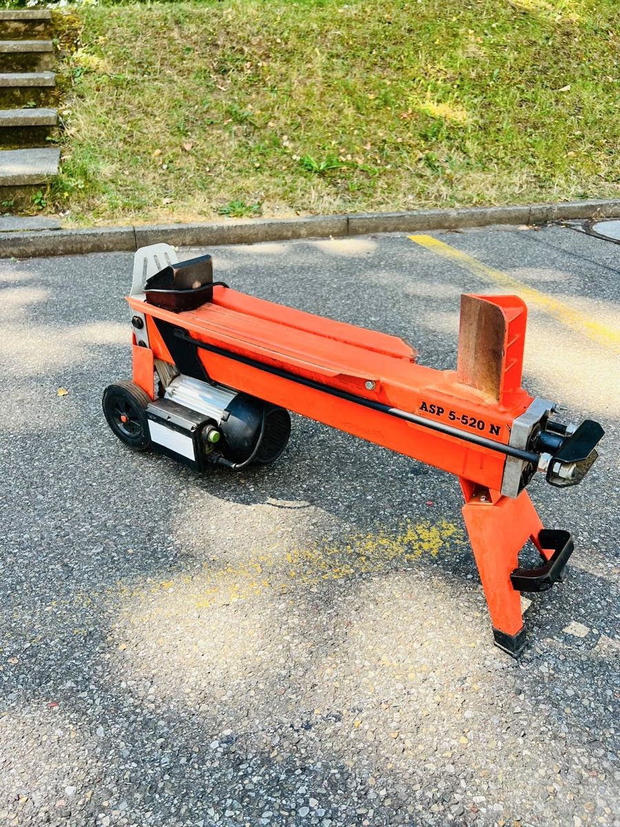 Tutte le macchine: Holzspaltmaschine 220 Volt bis 53 cm  – Usato da Urdorf venduto da mas_5wfz
