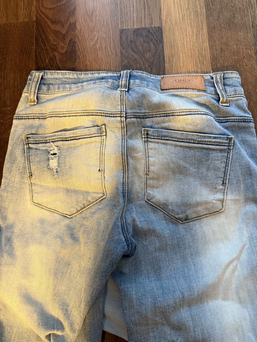 Jeans: Skinny destroyed jeans 3 pairs – Gebraucht aus Zürich von Yuece 6