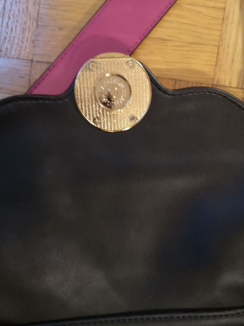 Taschen für Damen: schöne Tasche – Gebraucht aus Dietikon von aro_mr6l 1