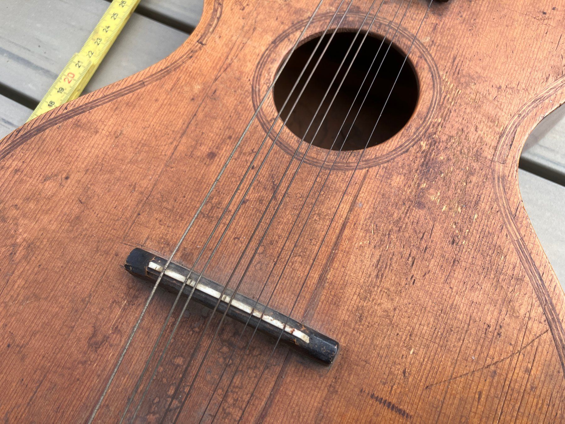 Instruments de musique: Kleine alte Gitarre – Défectueux à Luzern par laconi 3