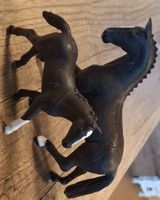 Schleich Pferde: Stute mit Fohlen - ideal für kleine Reiter