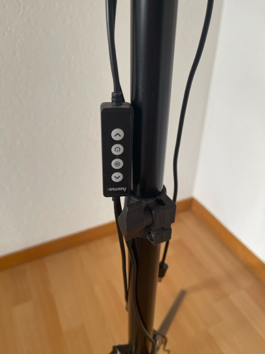 Lampade: LED Ringleuchte mit Stativ – Nuovo (secondo la descrizione) da Olten venduto da Jotoseta 2