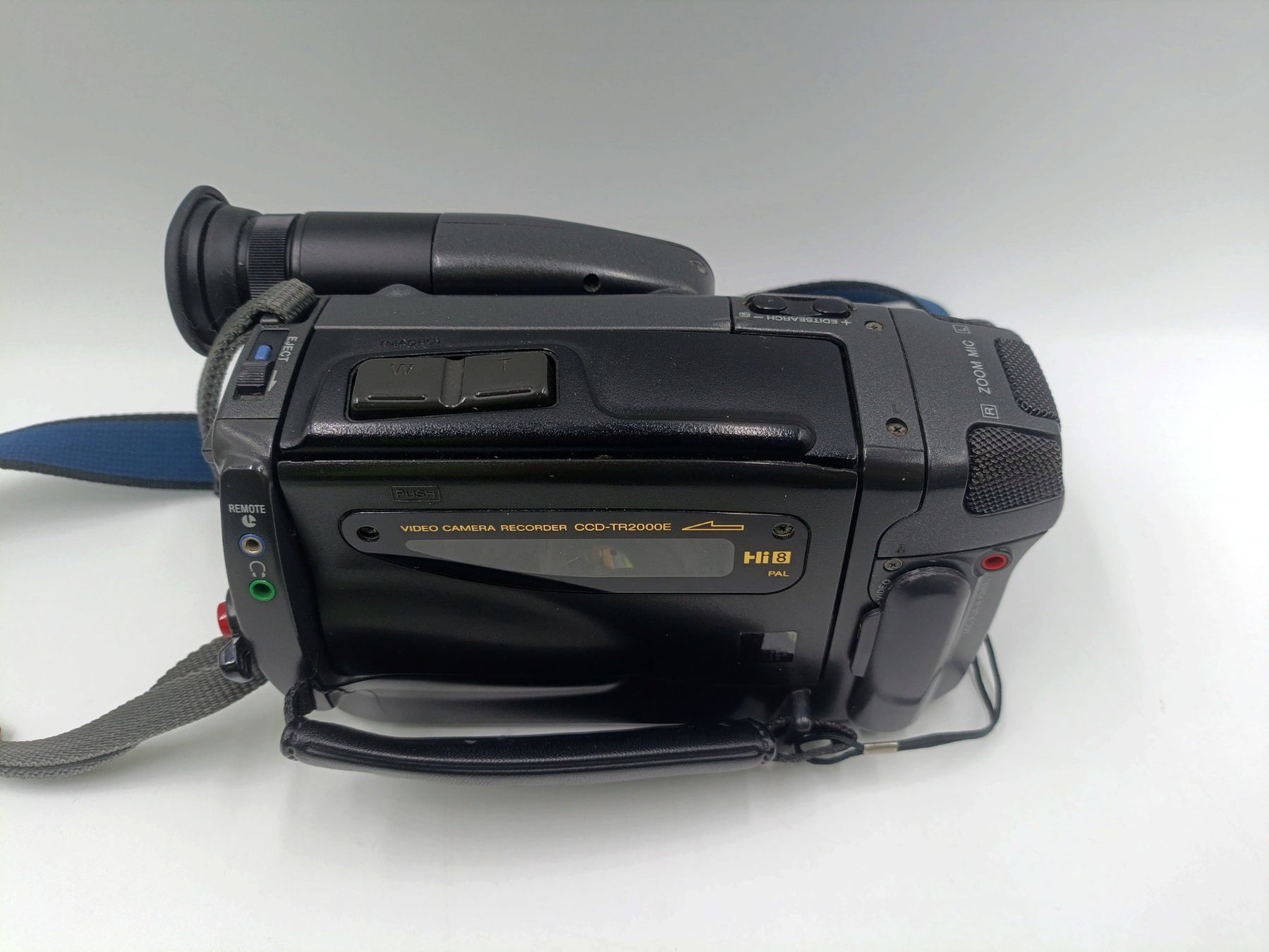 Sony Camcorder: Sony Handycam Video Hi8, Model: CCD-TR2000E – Gebraucht aus Wil SG von  7