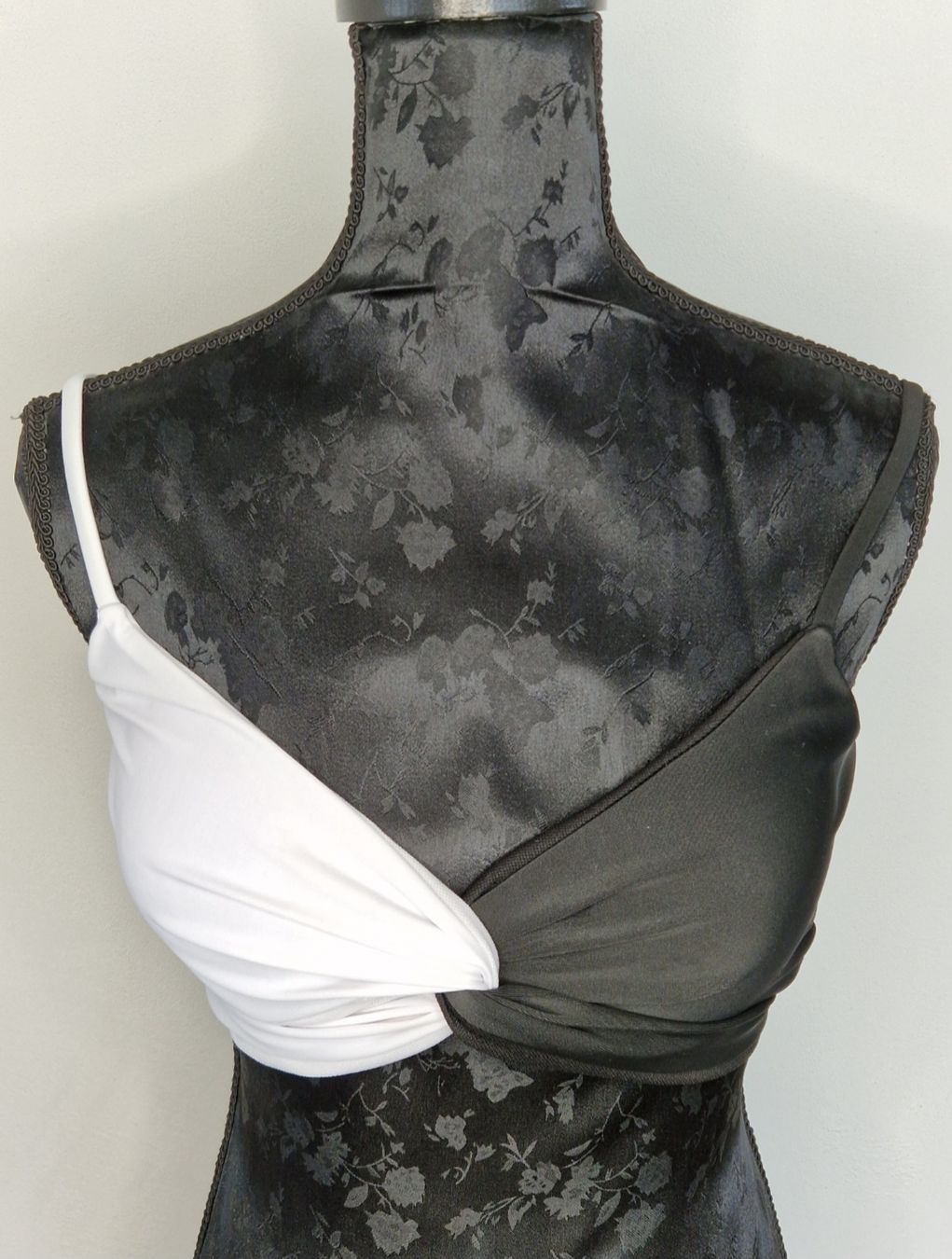 Badekleider & Bikinis: NEU Bikini Gr M/L schwarz weiss – Neu (gemäss Beschreibung) aus Nendeln von Zopfie_
