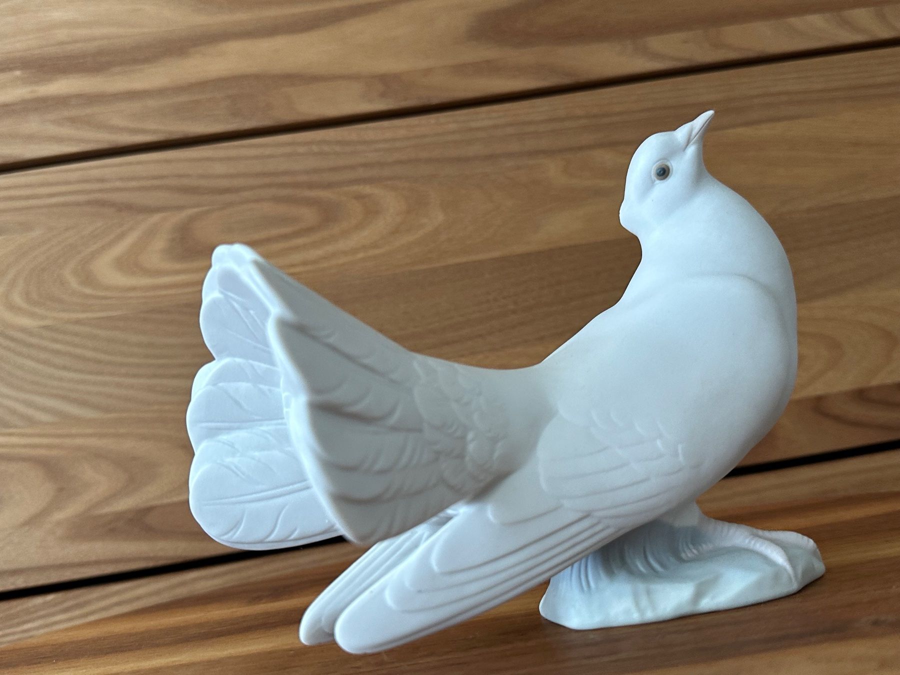 Lladro Figuren: Taube Porzellanfigur Lladro – Gebraucht aus Zürich von Ddechkovd