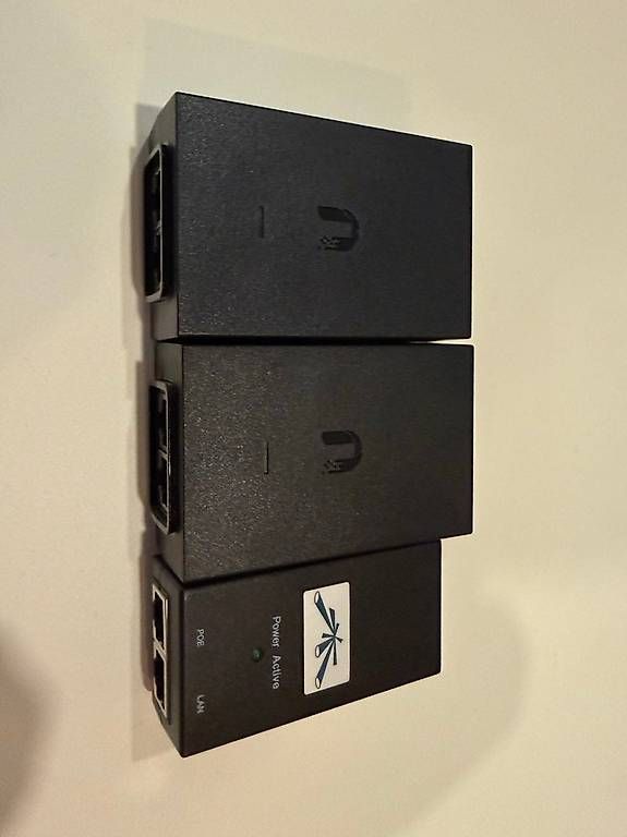 Laufwerke & Adapter: UniFi PoE injector – Gebraucht aus Wil SG von Dbarton