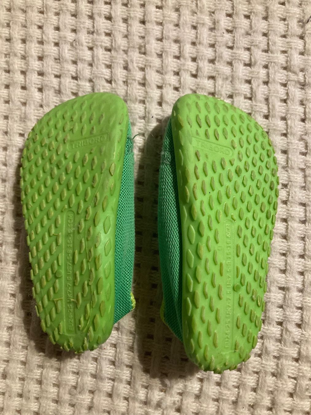 Scarpe per ragazzi: Chaussures aquatiques enfants – Usato da Chancy venduto da dia_tb2t 1
