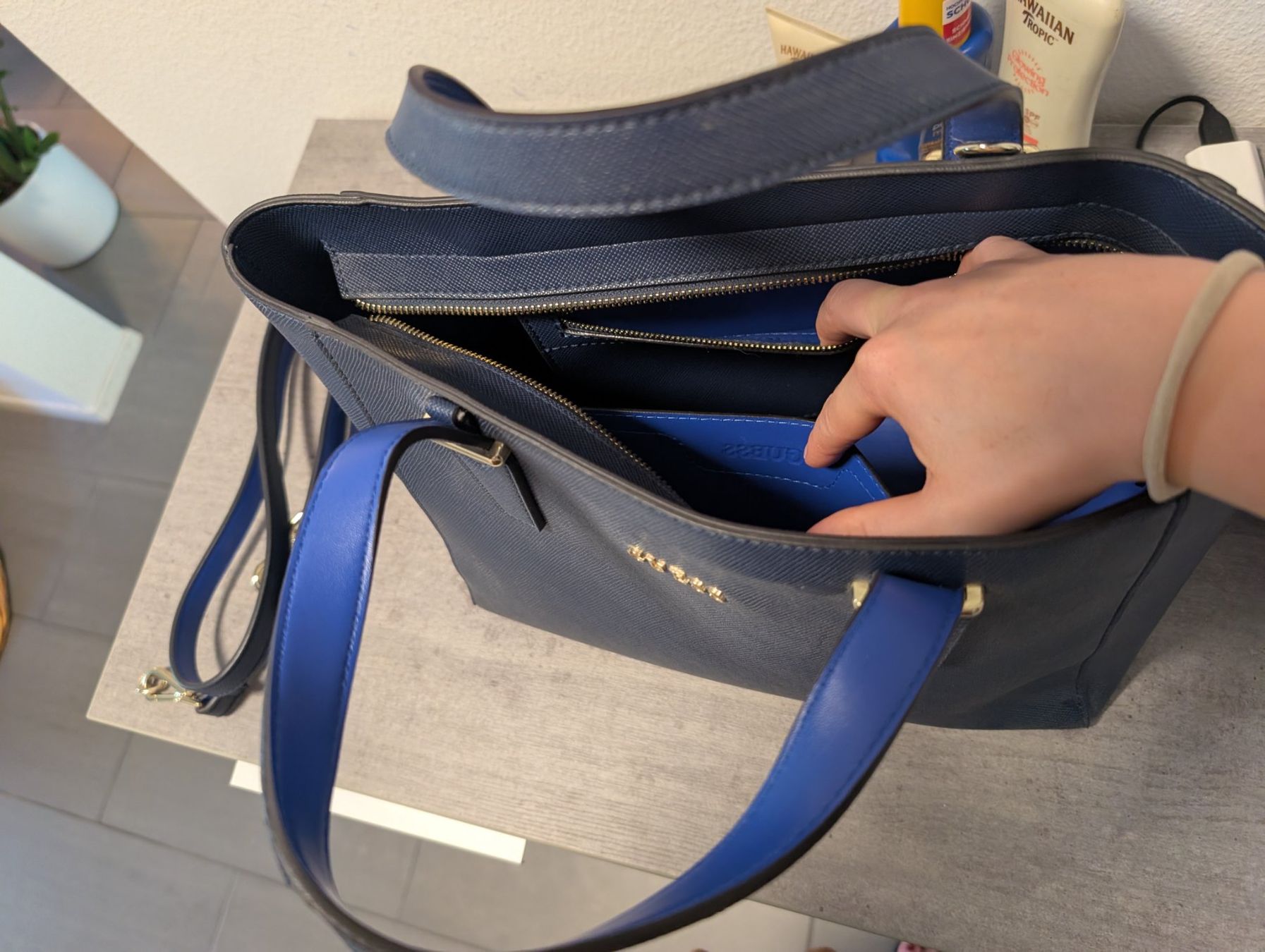 Guess Borse da donna: Guess Handtasche Königsblau – Usato da Zofingen venduto da Anna.r.m 2