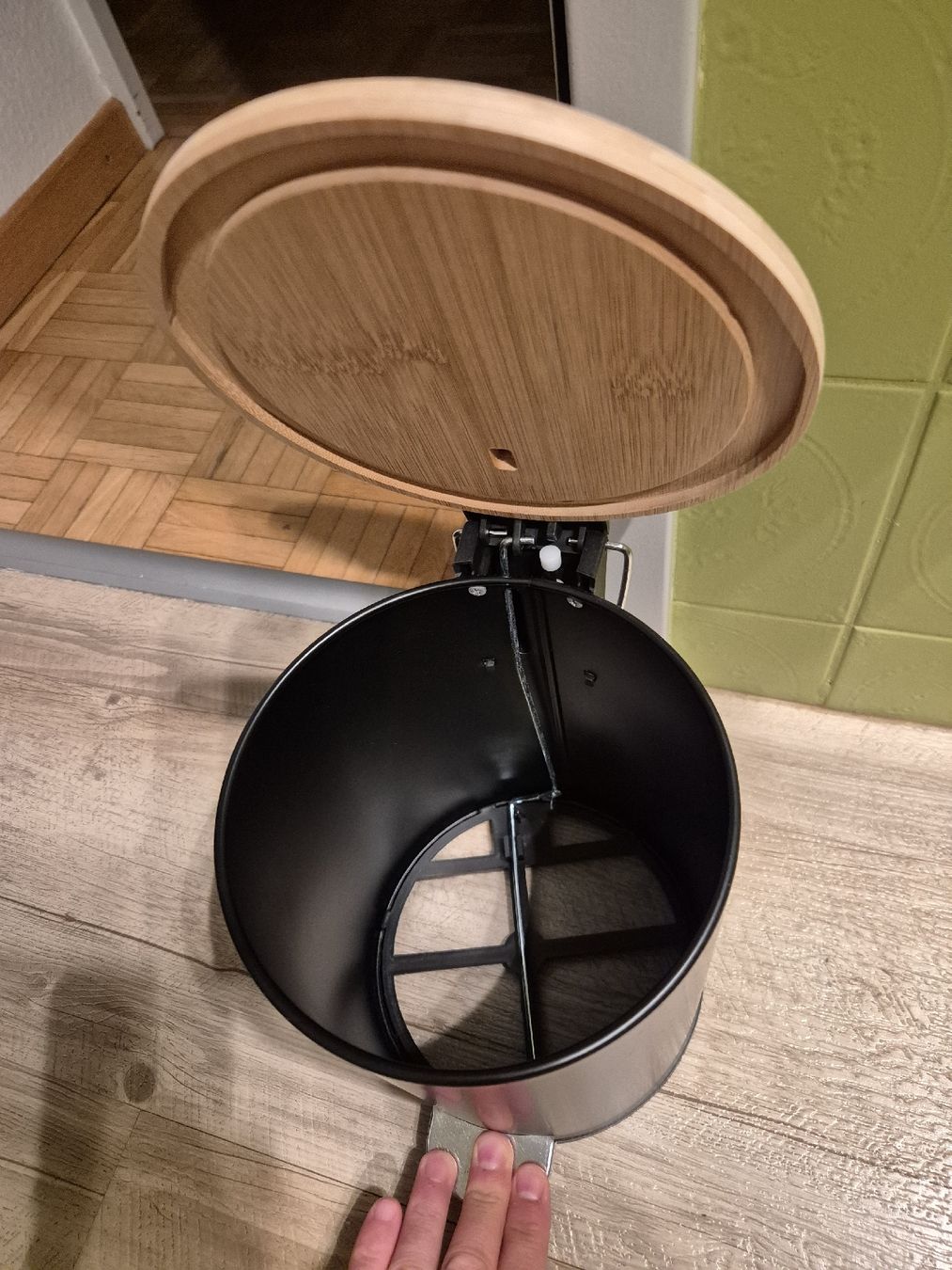 Cestini per rifiuti: Black Step Bin with Bamboo Lid - Stylish & Functional! – Nuovo (secondo la descrizione) da Courroux venduto da blabla90 1
