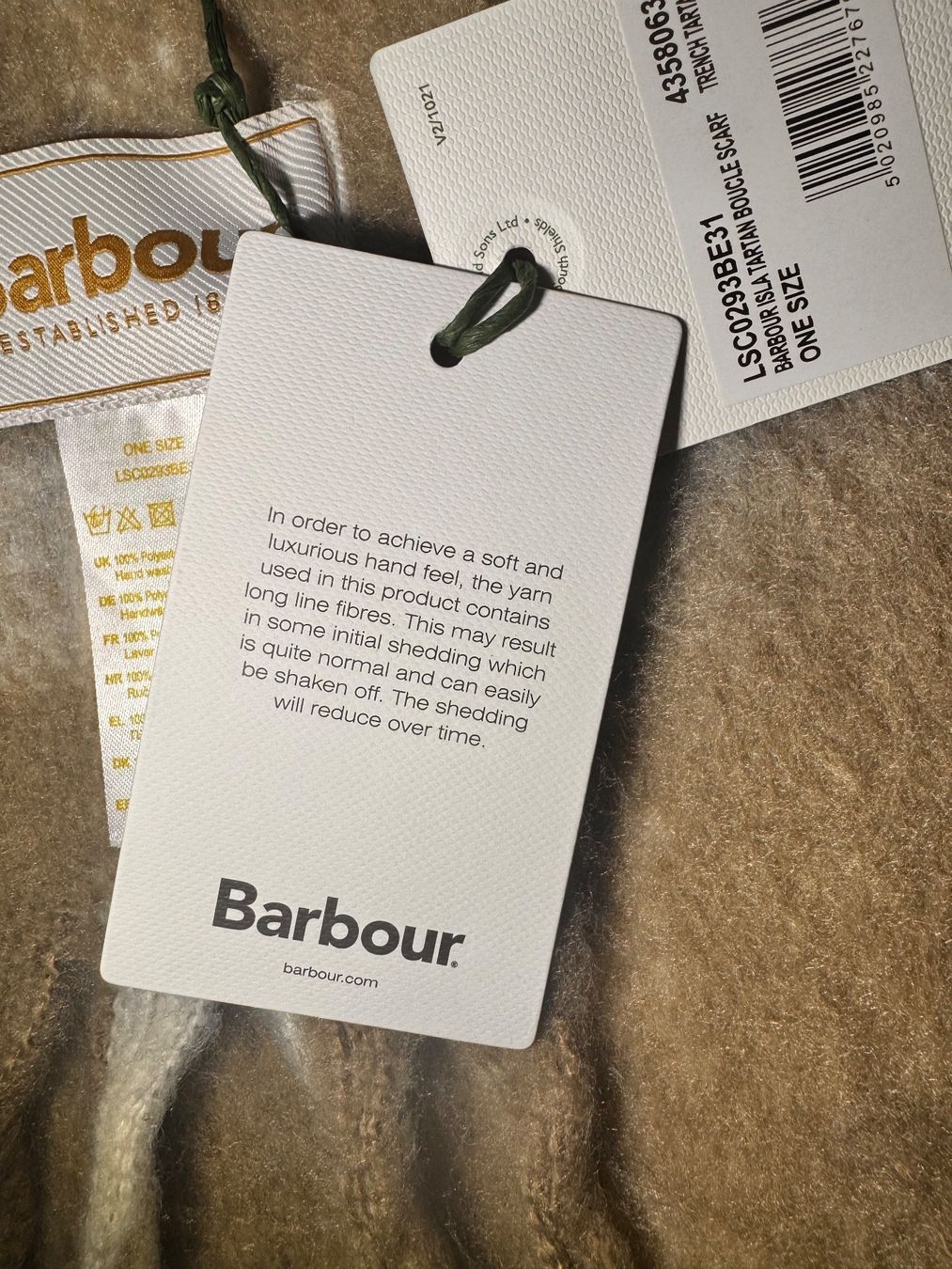 Barbour Foulard & Sciarpe: Barbour ISLA TARTAN BOUCLE SCARF - Schal – Nuovo e nell'imballaggio originale da Zürich venduto da luxuryoutlet1 7