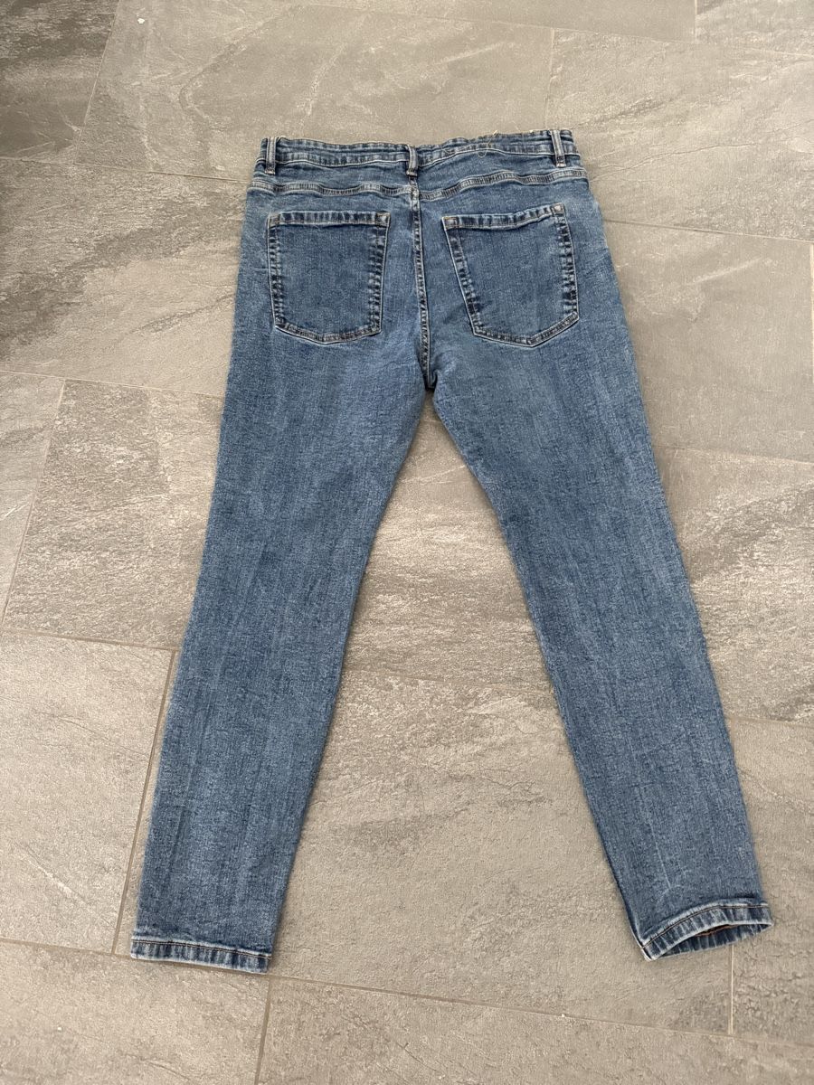 Pull&Bear Jeans: Gut erhaltene PULL&BEAR JEANS/ EUR 42 – Gebraucht aus Davos Platz von mon_v2vm 2