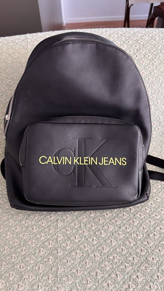 Calvin Klein Rucksäcke: Schwarzer Calvin Klein Rucksack - Top Zustand! – Gebraucht aus Tagelswangen von Atelier_RP_Zillmann