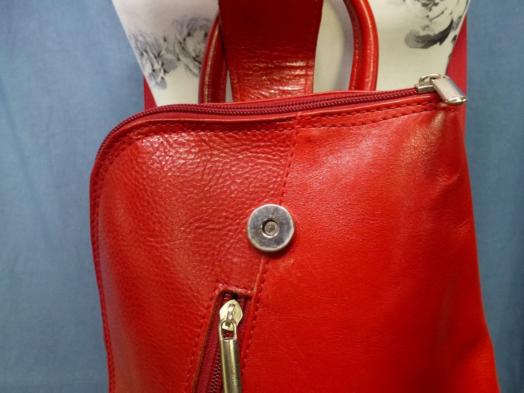 Zaini: ECHT LEDER RUCKSACK ROT SHOPPER ODER RUCKSACK EDEL DESIGNER – Usato da Kreuzlingen venduto da ang_7k8d 2