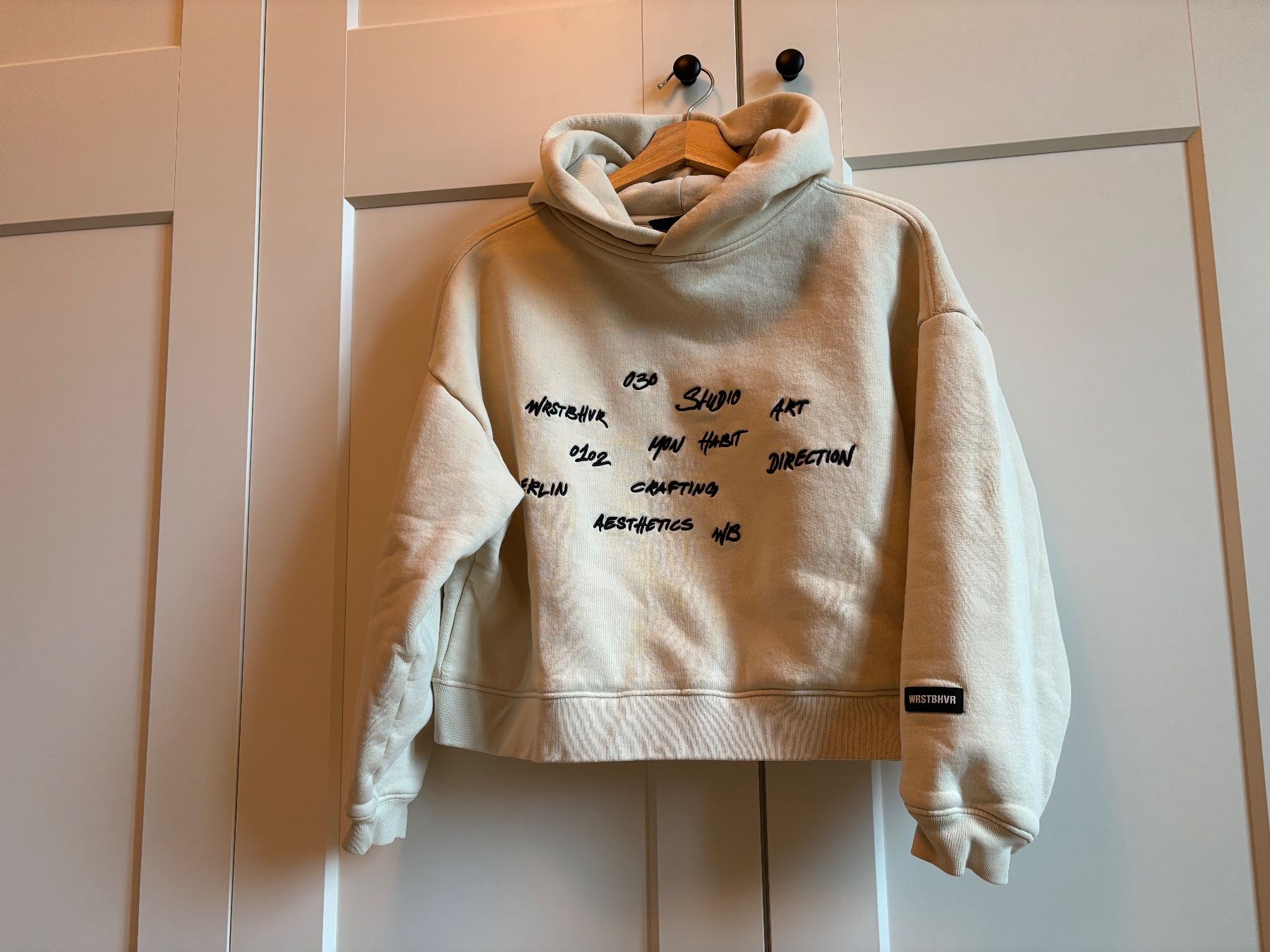 Maglioni & Felpe: WRSTBHVR Hoodie, beige – Usato da Luzern venduto da jas_26fc