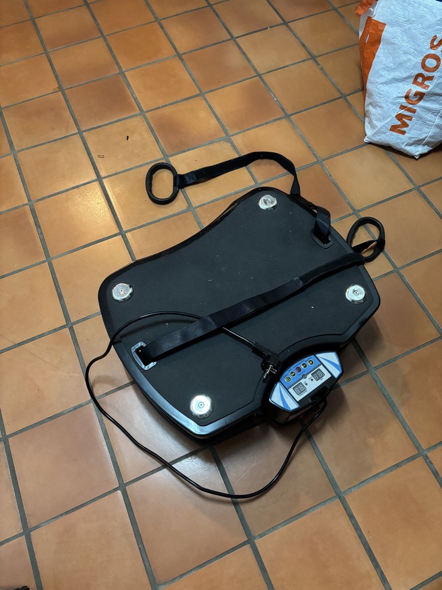 Hometrainer: Vibrationsplatte – Usato da Amriswil venduto da thi_r29m