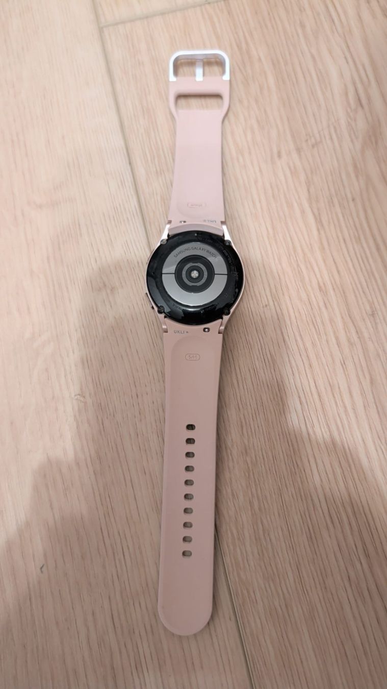 Samsung Smartwatch: Galaxy Watch 4 Pink Gold – Usato da Lyssach venduto da danihandel 1