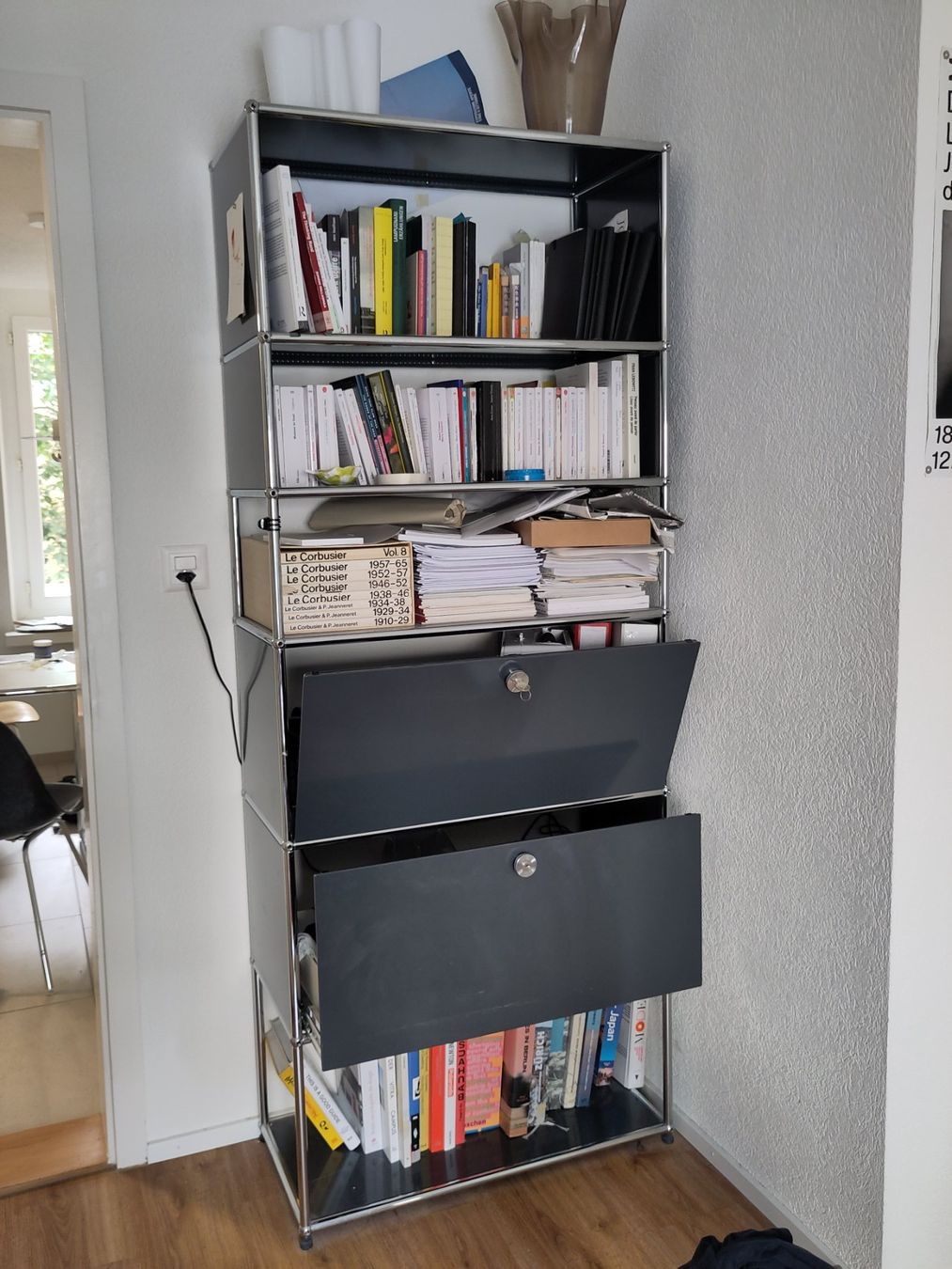 USM Étagères: USM Haller étagère noire – D'occasion à Zürich par jul_ie