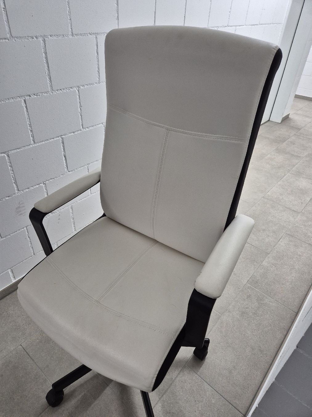 Ikea Sedie: Bürostuhl – Usato da Holziken venduto da butterfly48