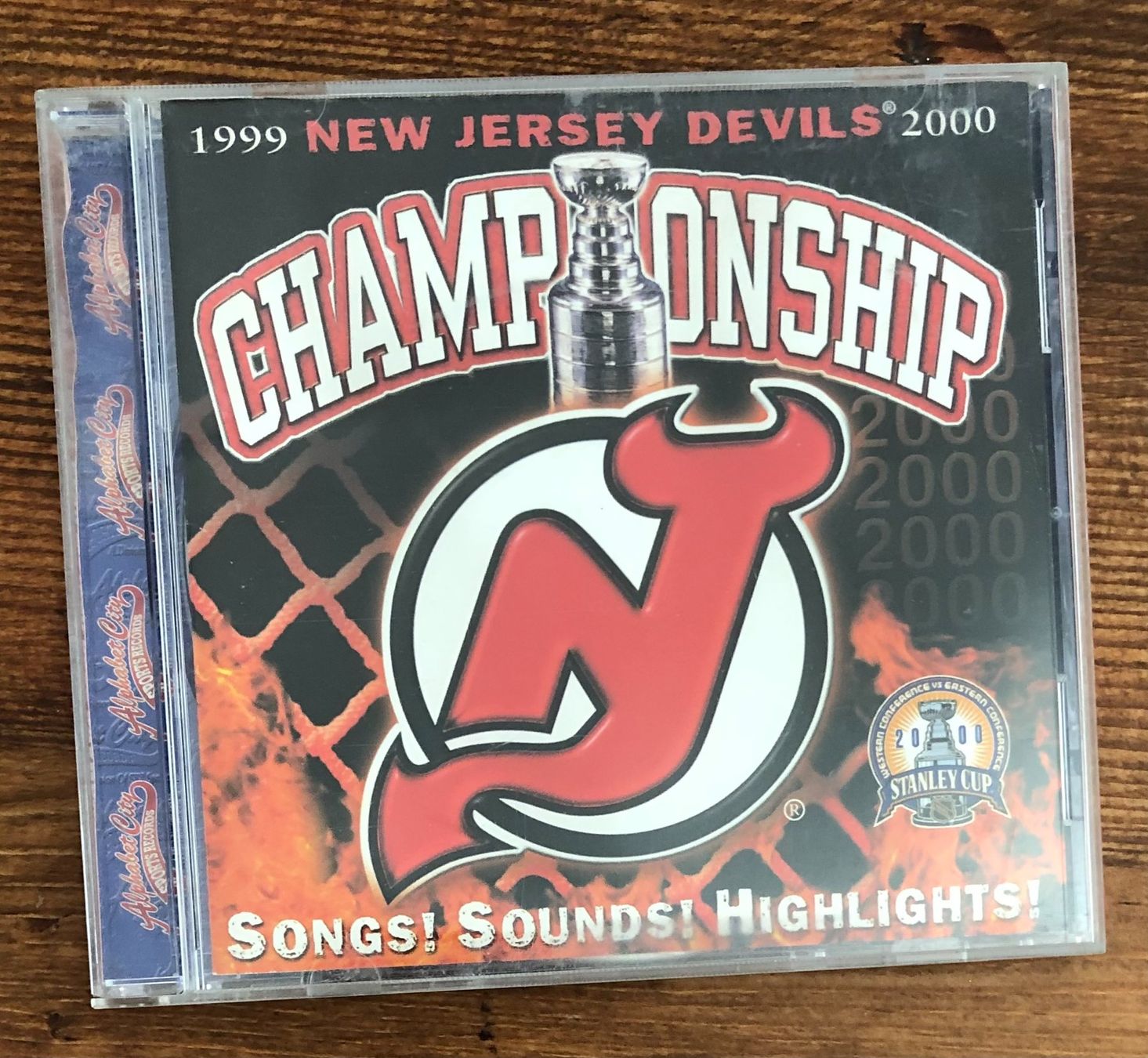 CDs: VA - New Jersey Devils 1999-2000 Champions CD – Gebraucht aus Luzern von Schlafenicht00