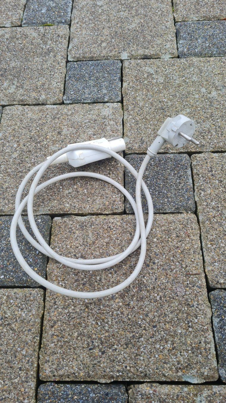 Kabel: Antikes Kabel / Stecker / 10A / 250V / Vintage / 1.5 Meter – Gebraucht aus Safenwil von TOMLUK