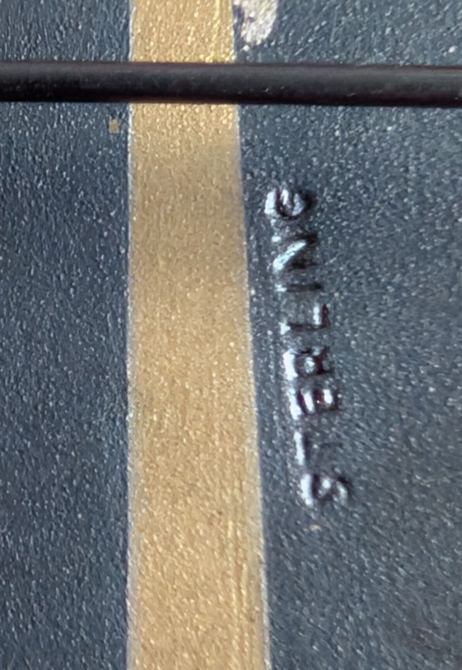 Spille & Fermagli: Sterling Brosche, Schwarz/Gold  mit orange-rotem Stein – Usato da Münsingen venduto da Rehtre 3