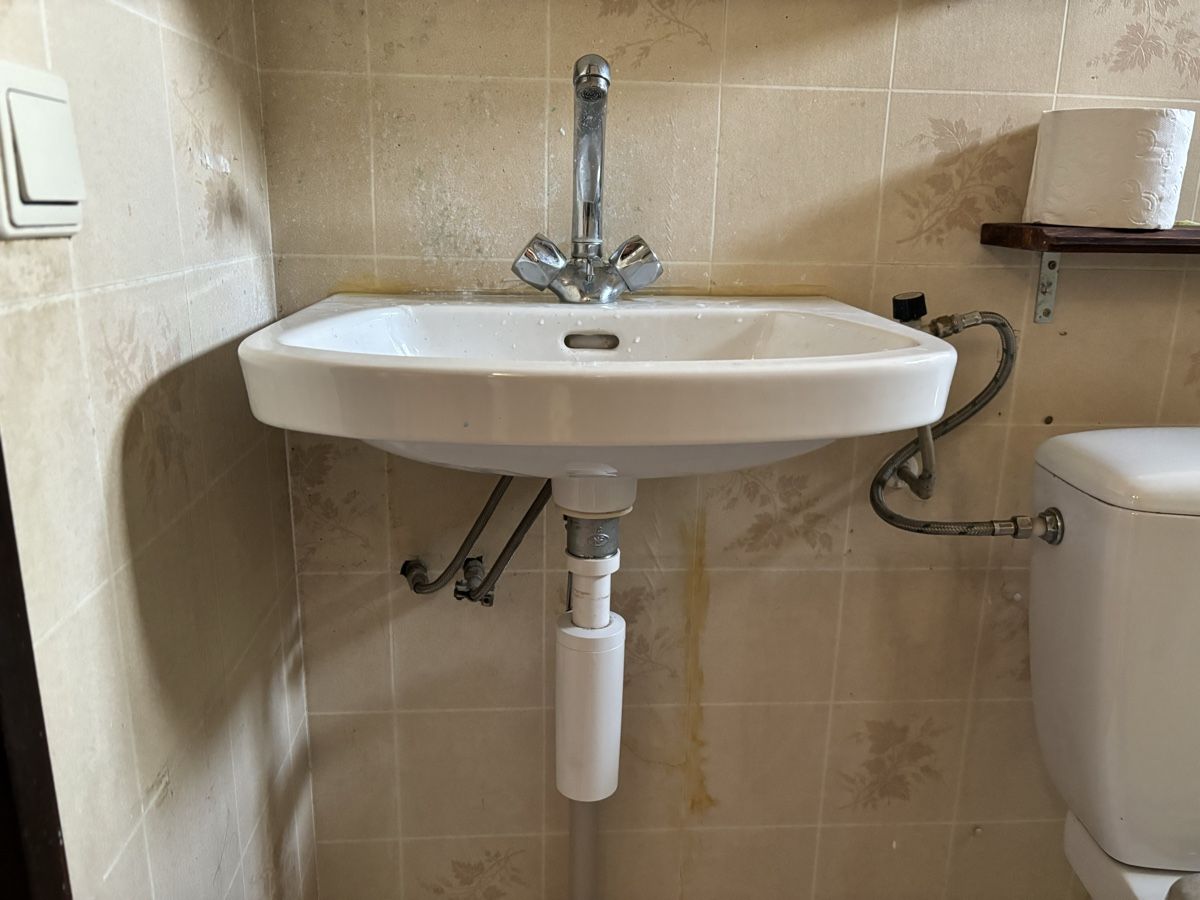 Lavabi & lavandini: Ab 1.- Vintage Lavabo mit mischer – Usato da Prêles venduto da 21rena 1