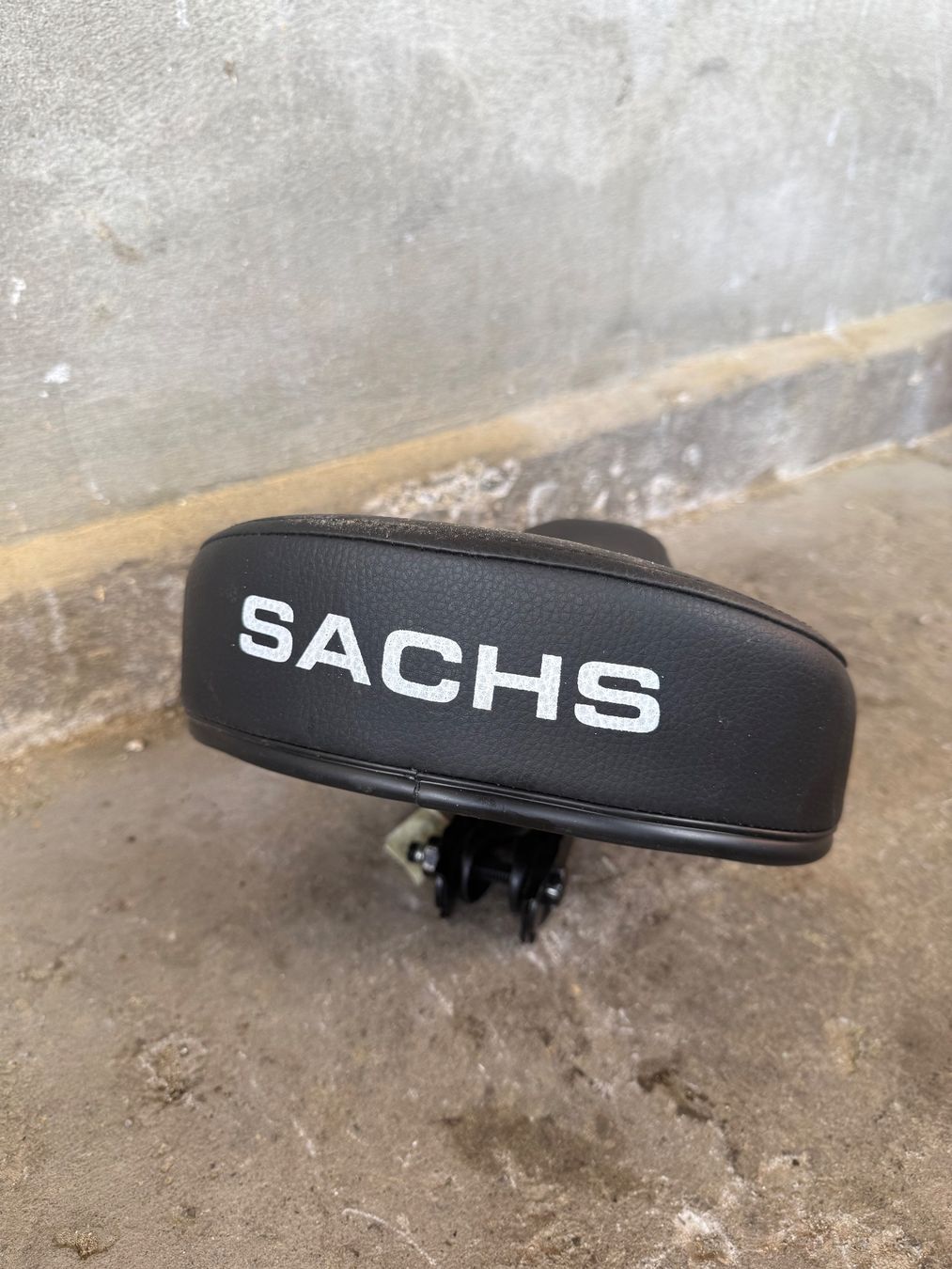 Sachs Parti ricambio per ciclomotori: Sachs Mofa Sattel – Usato da Fahrni b. Thun venduto da berger_tuning34
