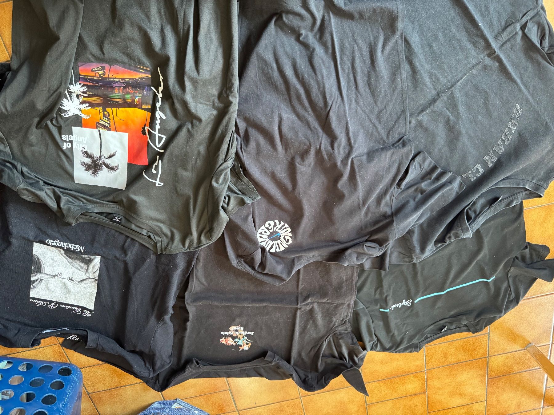 T-shirt: Lot 6 t-shirts Taille XL Doryan – Usato da Veyrier venduto da Kimedovapa_1 1