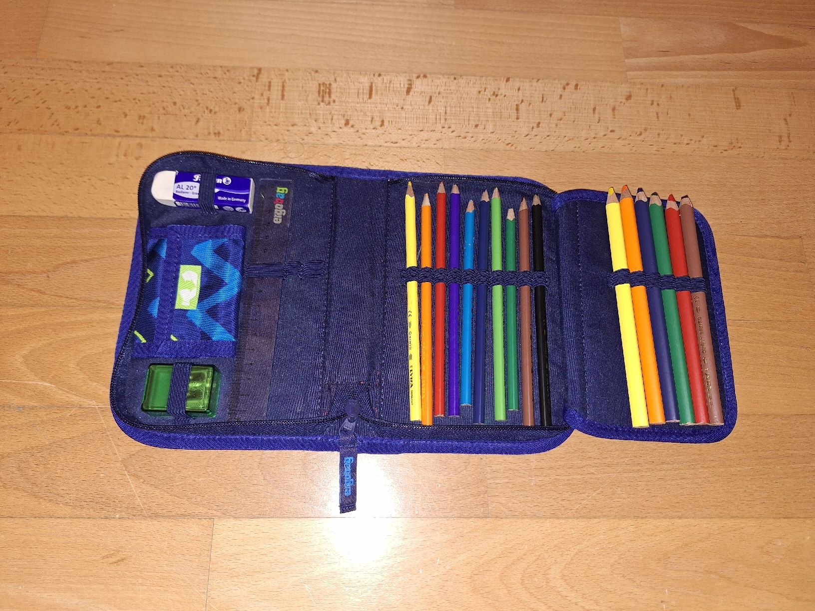 Ergobag Zaini: Ergobag Schulthek-Set - Fussball – Usato da Oberrieden venduto da smarties949 8