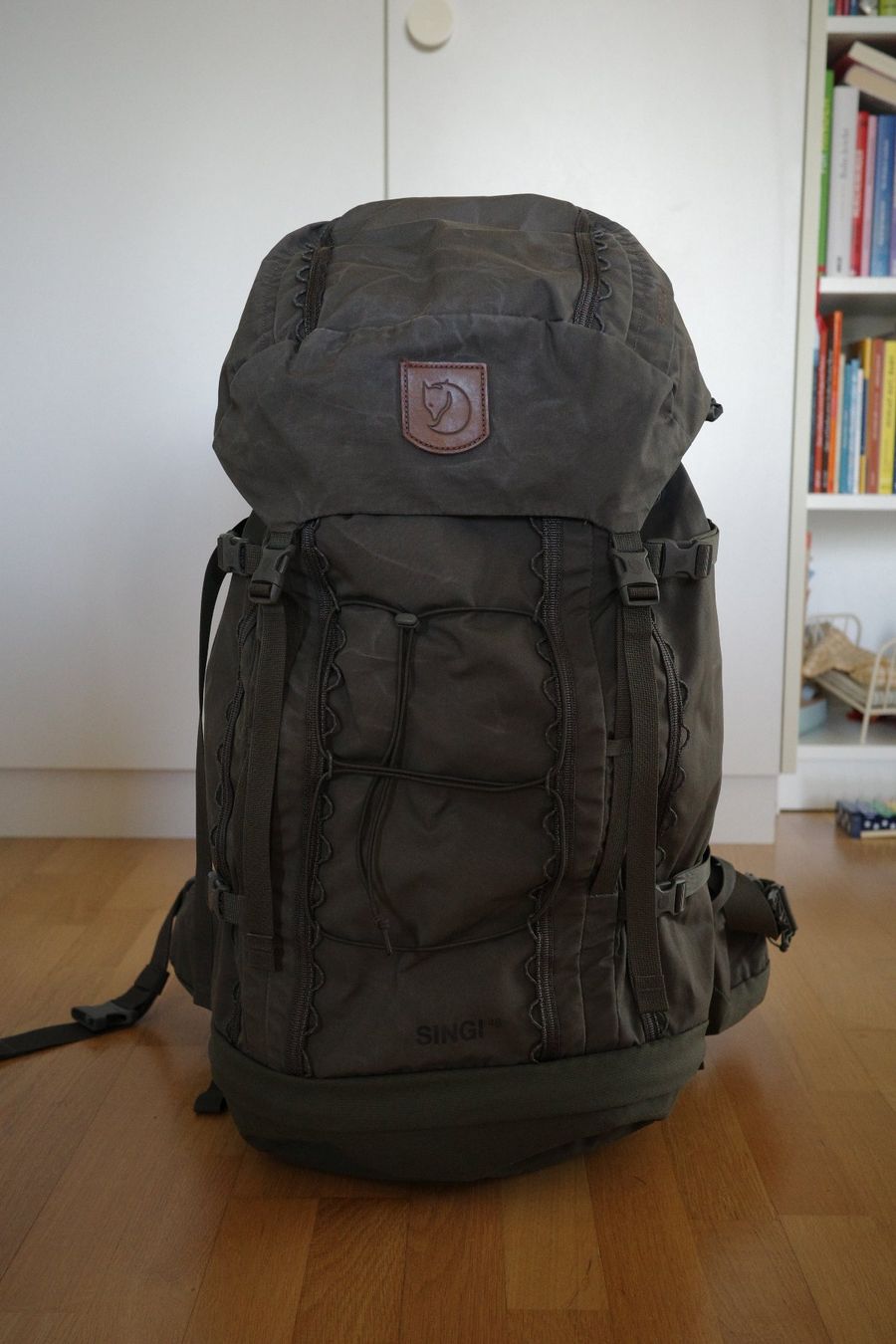 Fjällräven Zaini: Rucksack Fjällräven Singi 48 - Farbe Grau – Usato da Liebefeld venduto da Rhyolite