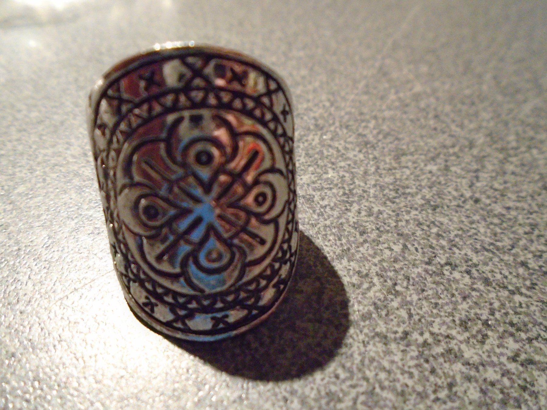 Anelli: Ring silberfarbig, schwarzes Muster Blume – Usato da Zürich venduto da abraxas1291