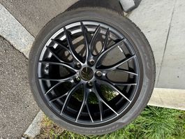 Original BMW 405M 18 Zoll Aluflegen schwarz mit Winterreifen
