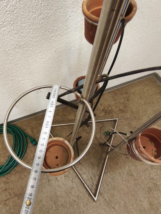 Altro per la casa: Tri pots Eigenständige Pflanzenständer mit Bewässerung – Usato da Toffen venduto da Immo-Erben 5