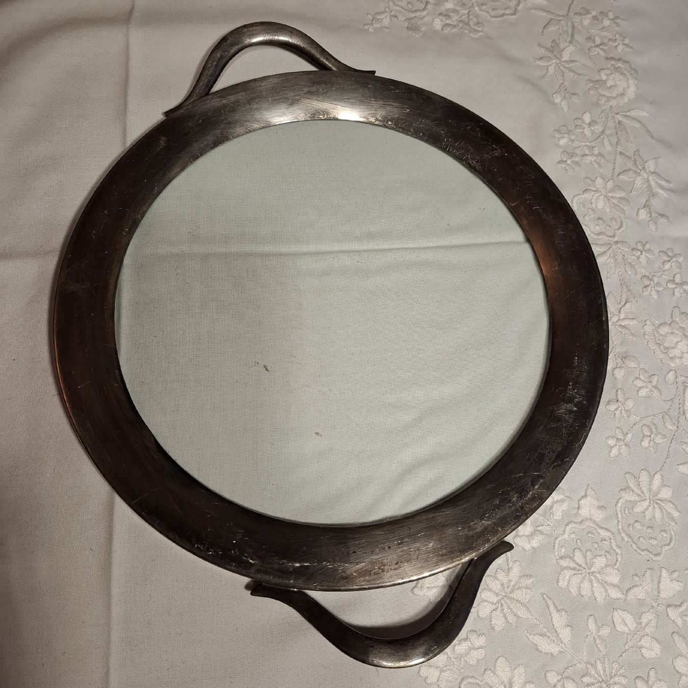 Piatti di portata: Versilberte Servierplatte mit Glasboden ca.28.7cm – Usato da Nürensdorf venduto da DANG3REUX
